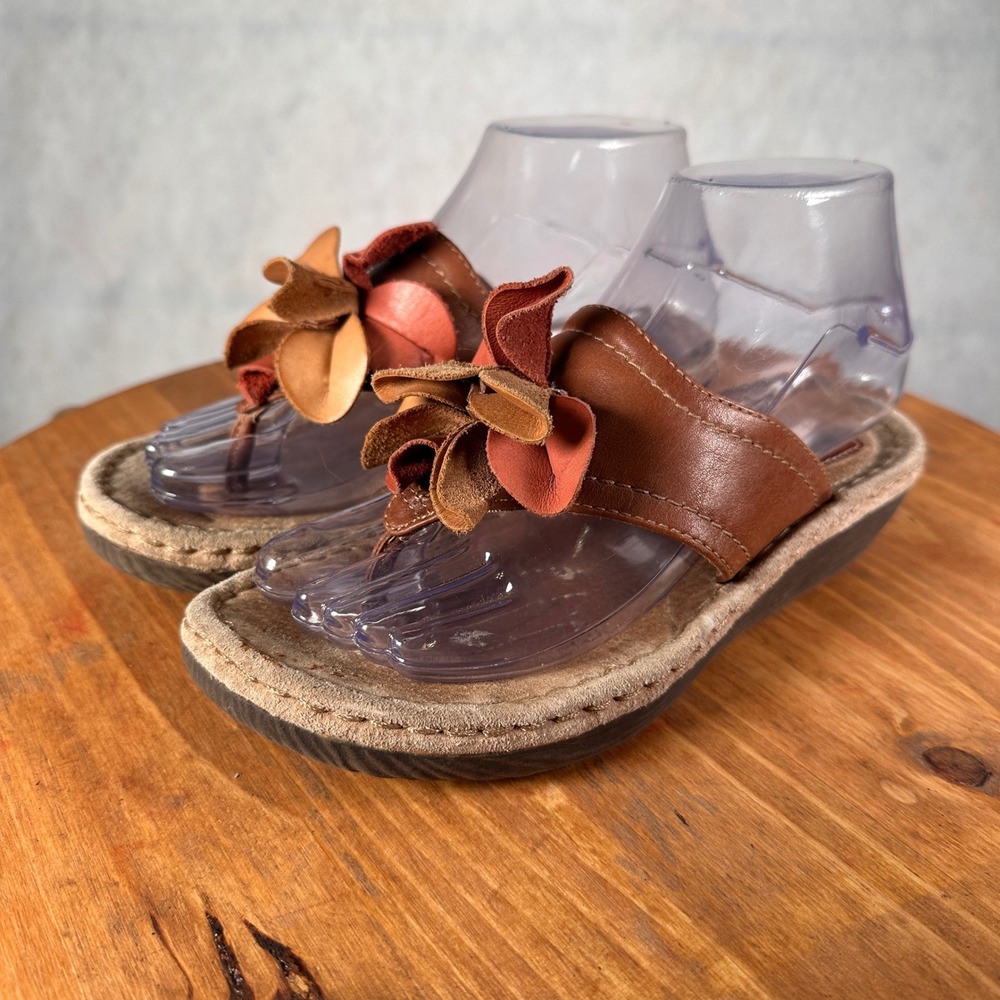 Clarks Artisan Wedge Sandals Women 7 Brown Good Leather Floral 3D Boho Thong